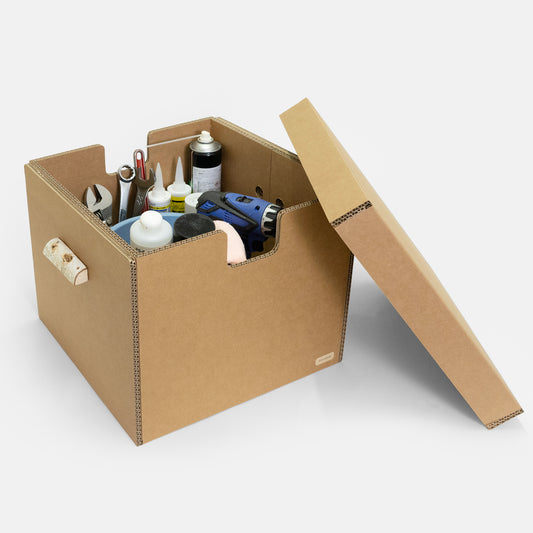 「mCBシラカンバBOX 21.7インチ」は、立方体に近い比率の収納ボックス。愛車のお手入れ用備品などをガレージに保管したり、クローゼットのかさばる衣類の収納に。