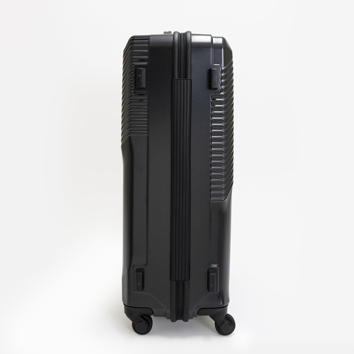 製造過程で生まれる材料をリサイクルし本体に100%使用したスーツケース(キャリーケース)預け入れサイズ「グライド100%リサイクルシェルスーツケース」LARGEサイズ/01グラファイト