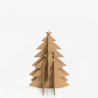 素朴で、トライアングルに広がるシルエットが可愛らしい、高さ83cmのマッスルカードボード（強化ダンボール）製組立式「mCBクリスマスツリー」No.1603177