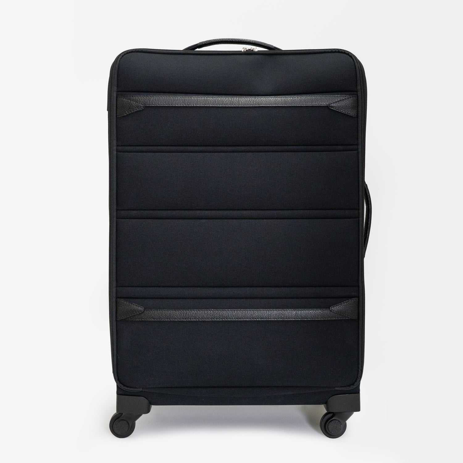 くるくると丸めながら折り畳めるフロントパネルで、狭いスペースでも場所を取らずに開閉できるソフトタイプのスーツケース（キャリーケース）「Haybale ローラブルソフトスーツケース」預け入れサイズ