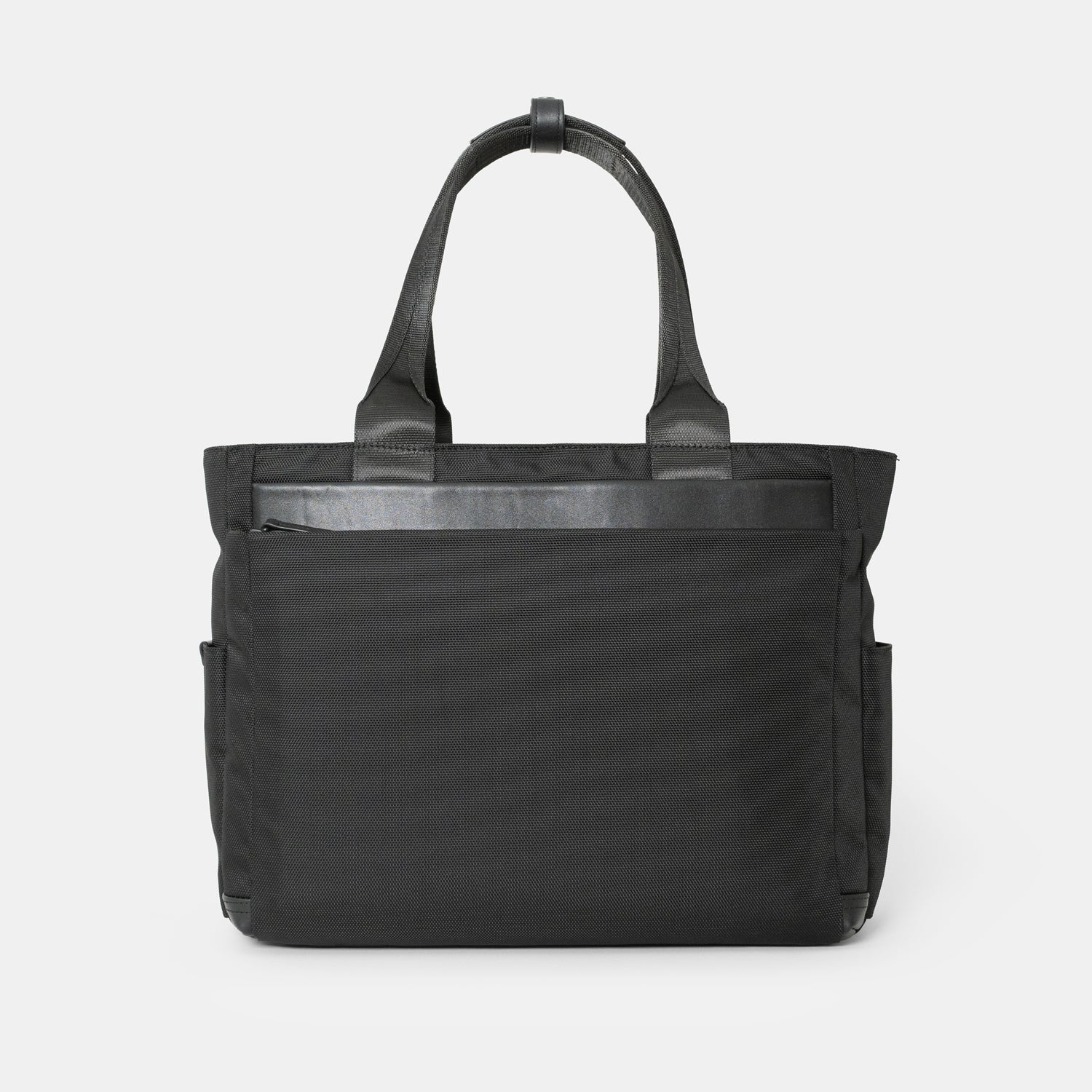 シンプルなフェイスデザインで、ワーク・デイリーなどシーンを選ばない「Floe (フロウ)ワーク＆デイリートートバッグ」。